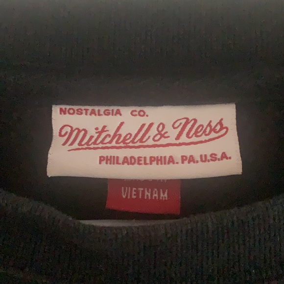 Chicago Crewneck - Picture 3 of 5